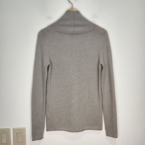 MM. LaFleur Cashmere Sweater XS Light Gray V-Neck Rolled Hem Lightweight Cozy - Picture 2 of 8